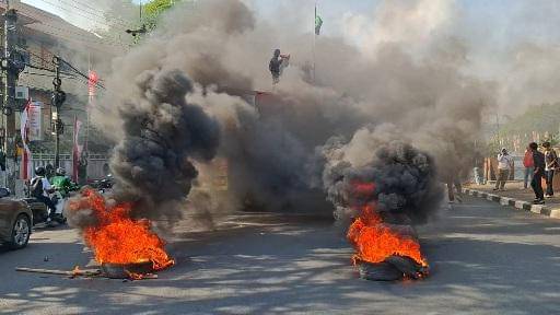 Ilustrasi aksi demo di Makassar / Foto : Darsil Yahya