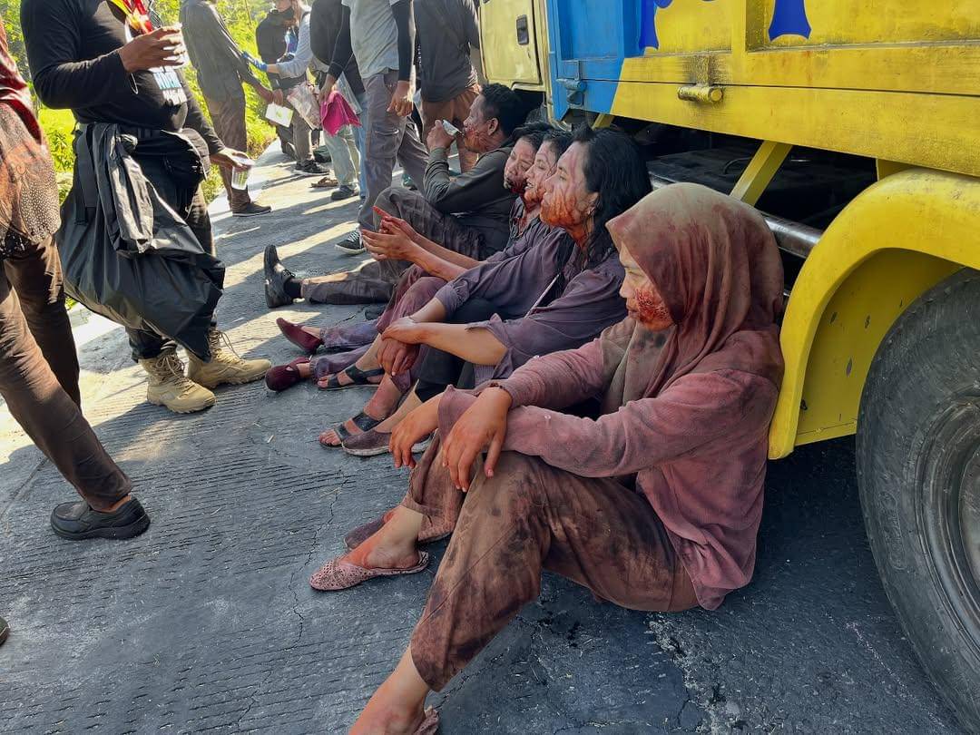 Potret di balik layar para zombie Abadi Nan Jaya