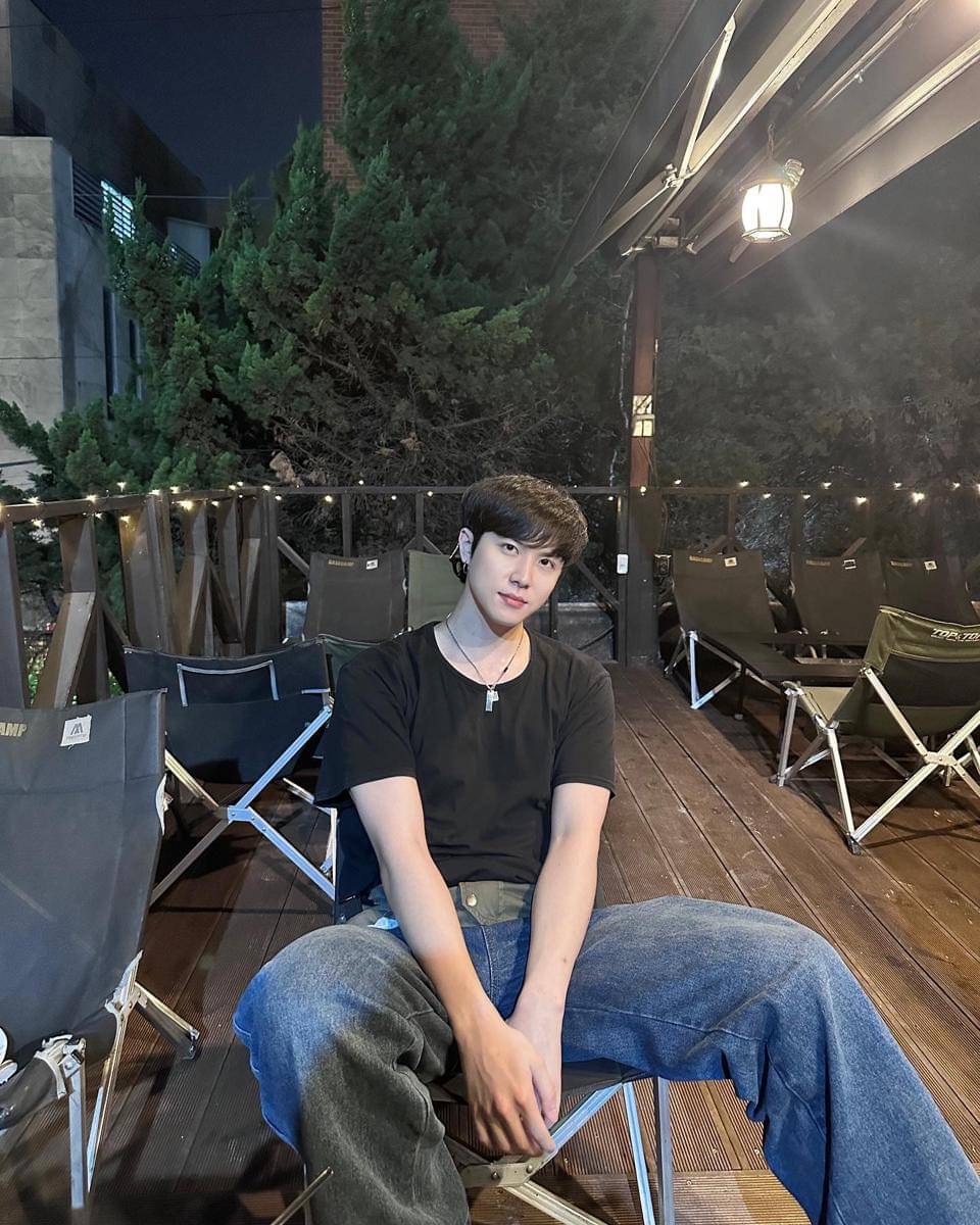 Outfit Kasual ala Donghan WEi