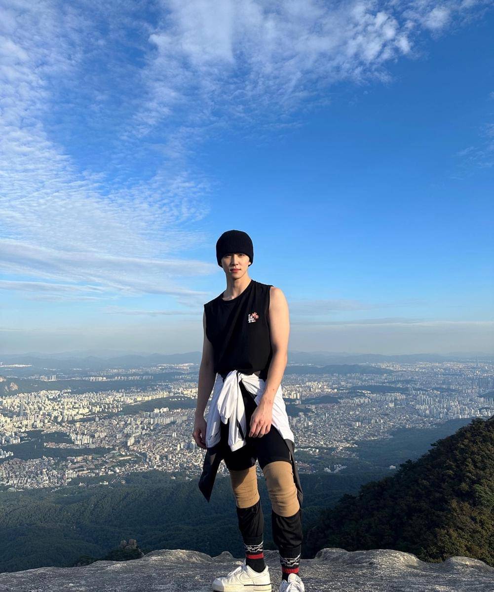 Outfit Kasual ala Donghan WEi