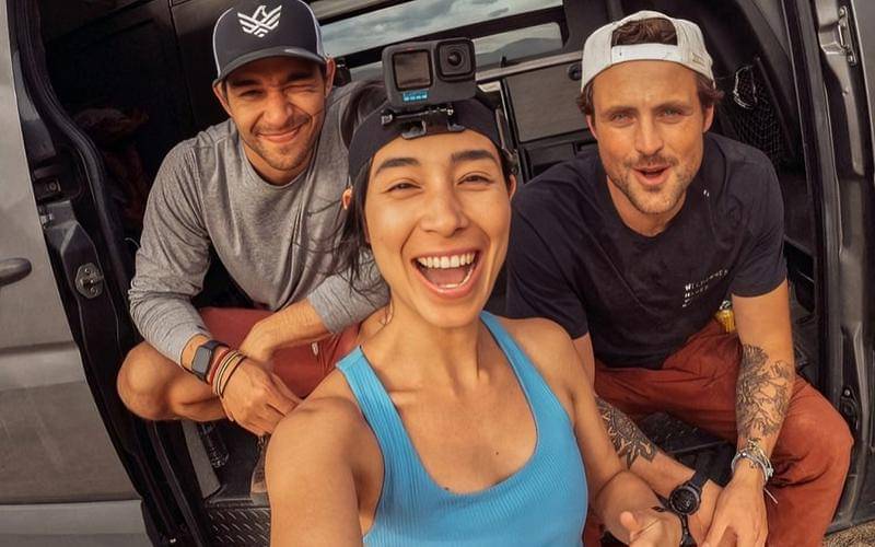 ilustrasi pemasangan head strap pada GoPro untuk rekaman POV