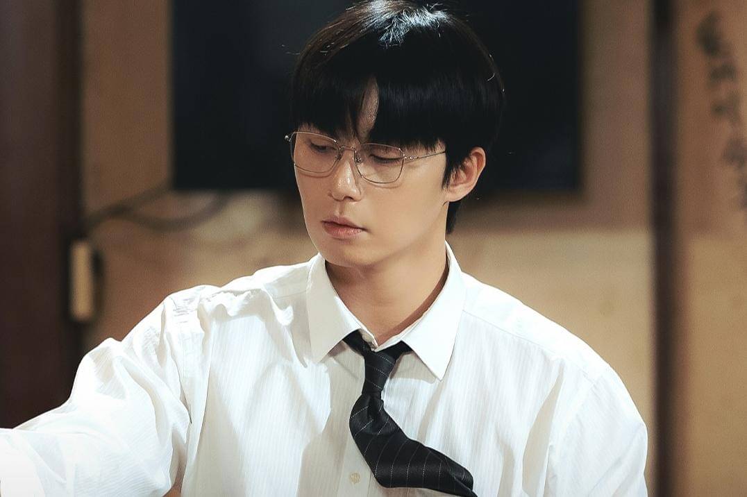 Park Seo Joon di drama Surely Tomorrow