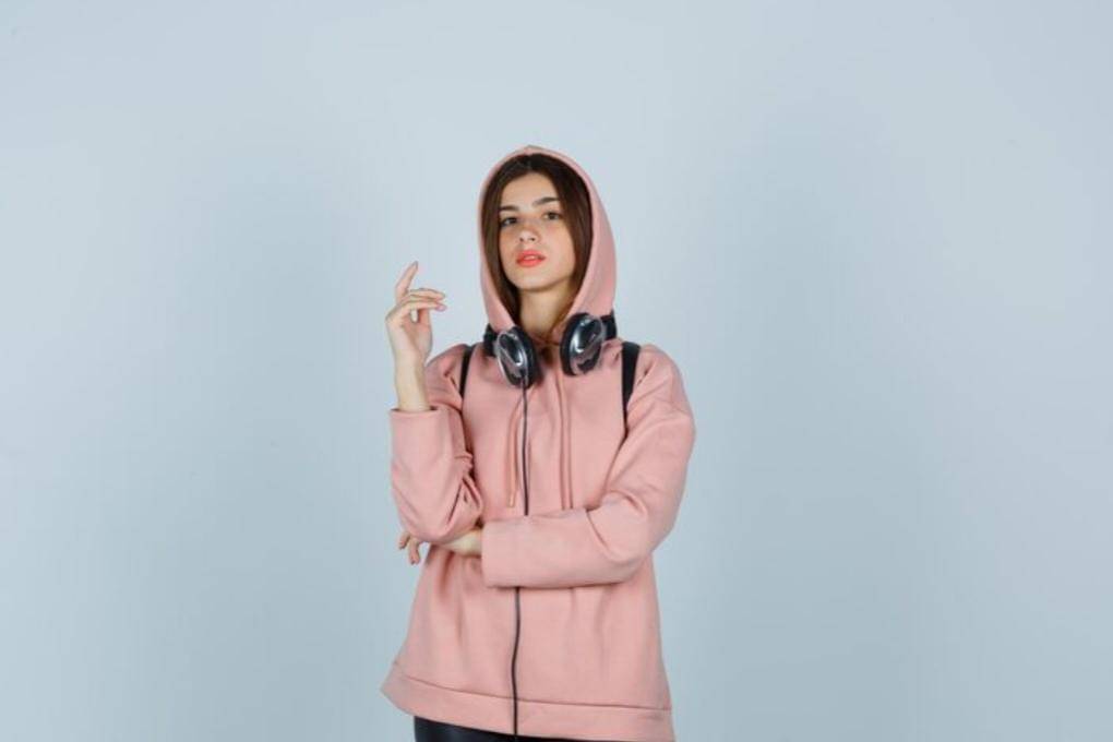 Ilustrasi menggunakan jaket