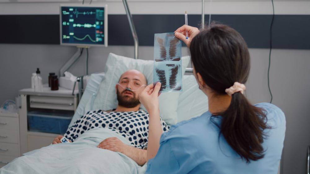 Penderita influenza A yang mengalami komplikasi