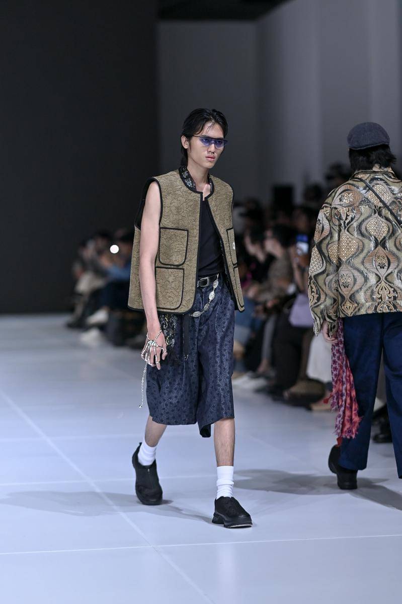 Koleksi Othman di Jakarta Fashion Week 2026