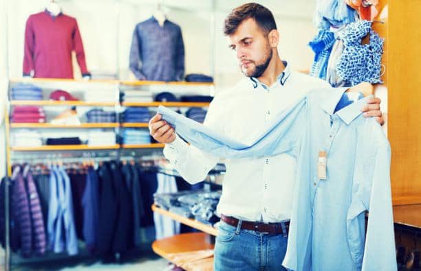 ilustrasi pria belanja baju