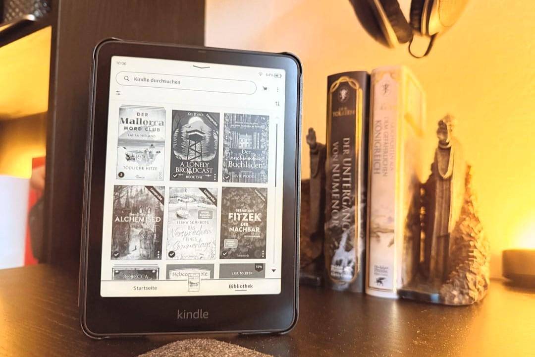 Kindle (reddit.com/WhyFilesFollower)