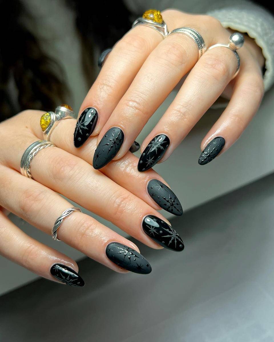 inspirasi nail art untuk zodiak Scorpio