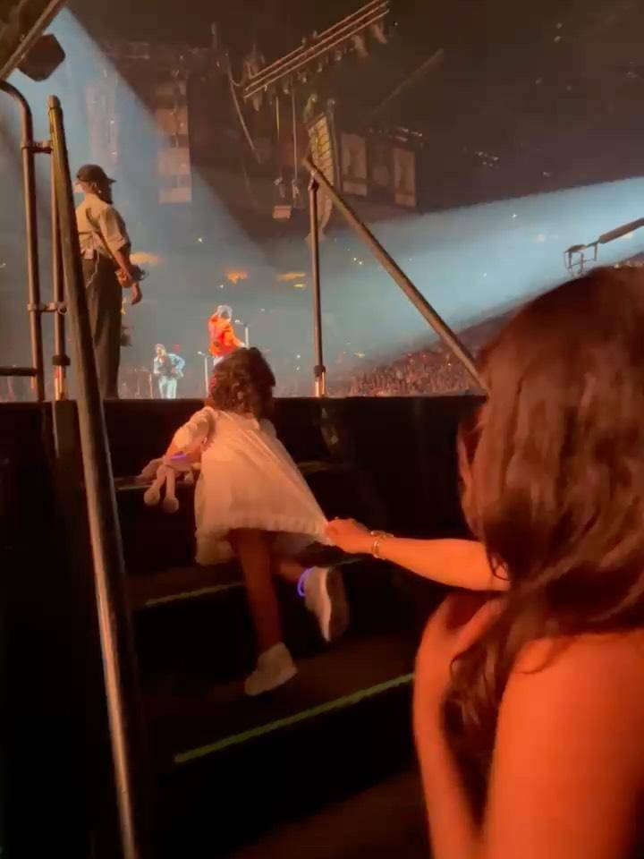 Priyanka Chopra ikut tur Jonas Brothers