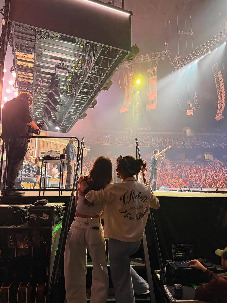 Priyanka Chopra ikut tur Jonas Brothers