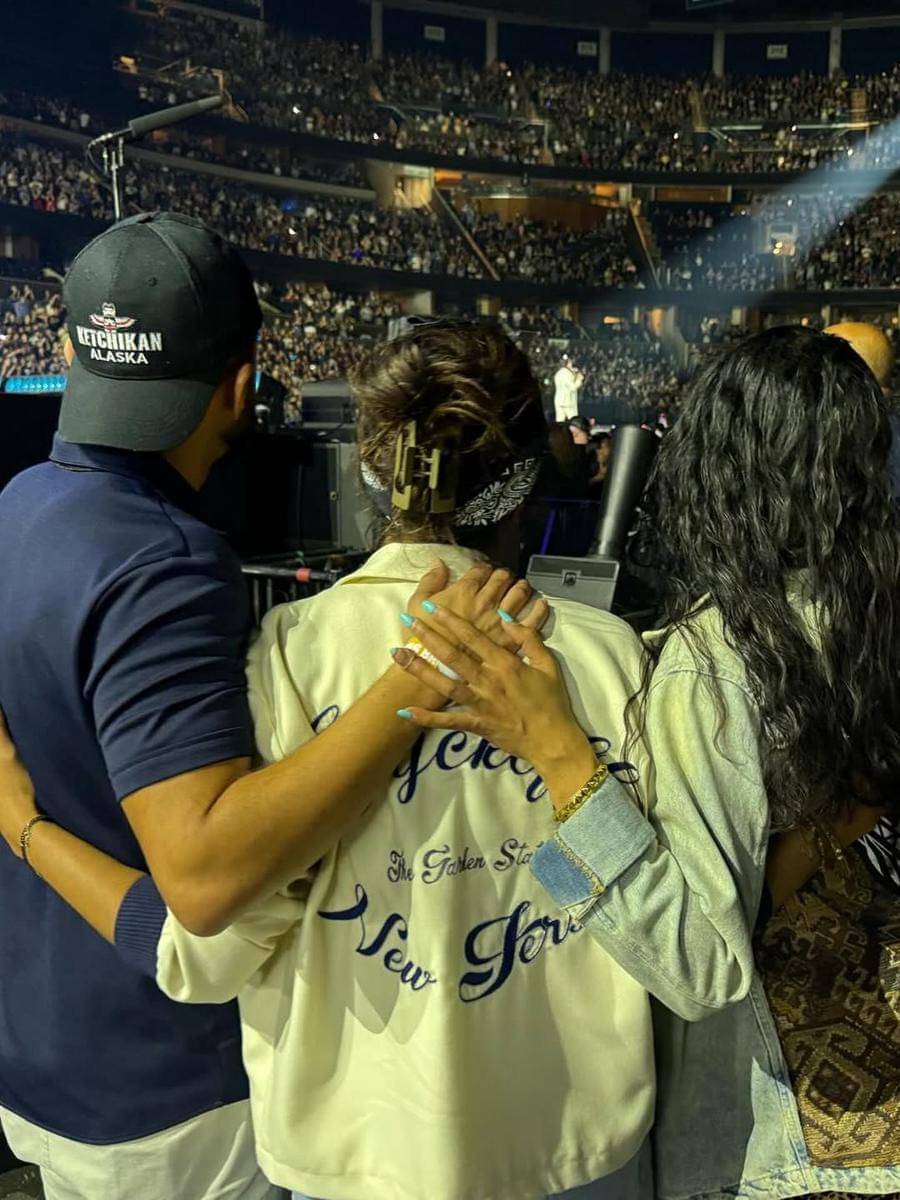 Priyanka Chopra ikut tur Jonas Brothers