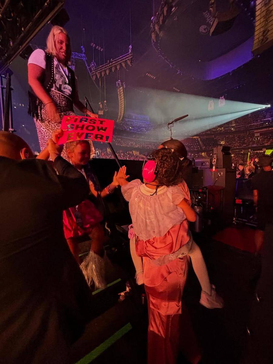 Priyanka Chopra ikut tur Jonas Brothers