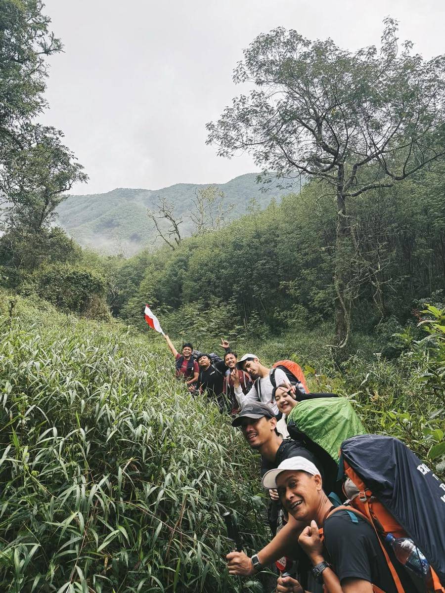 Rizky Alatas mendaki Gunung Slamet
