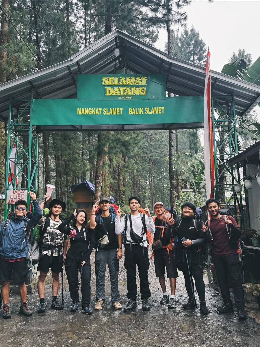 Rizky Alatas mendaki Gunung Slamet
