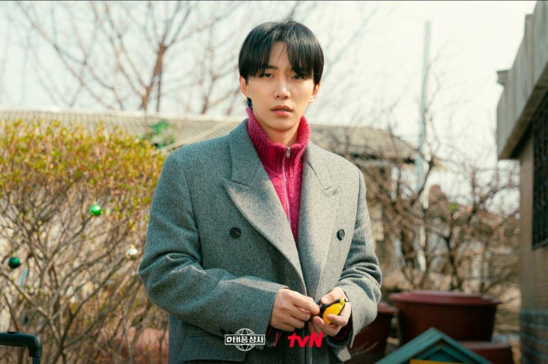 Cuplikan drakor Typhoon Family