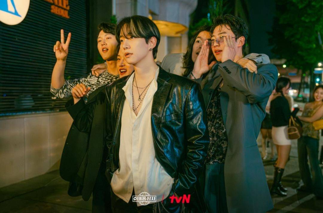 Cuplikan drakor Typhoon Family