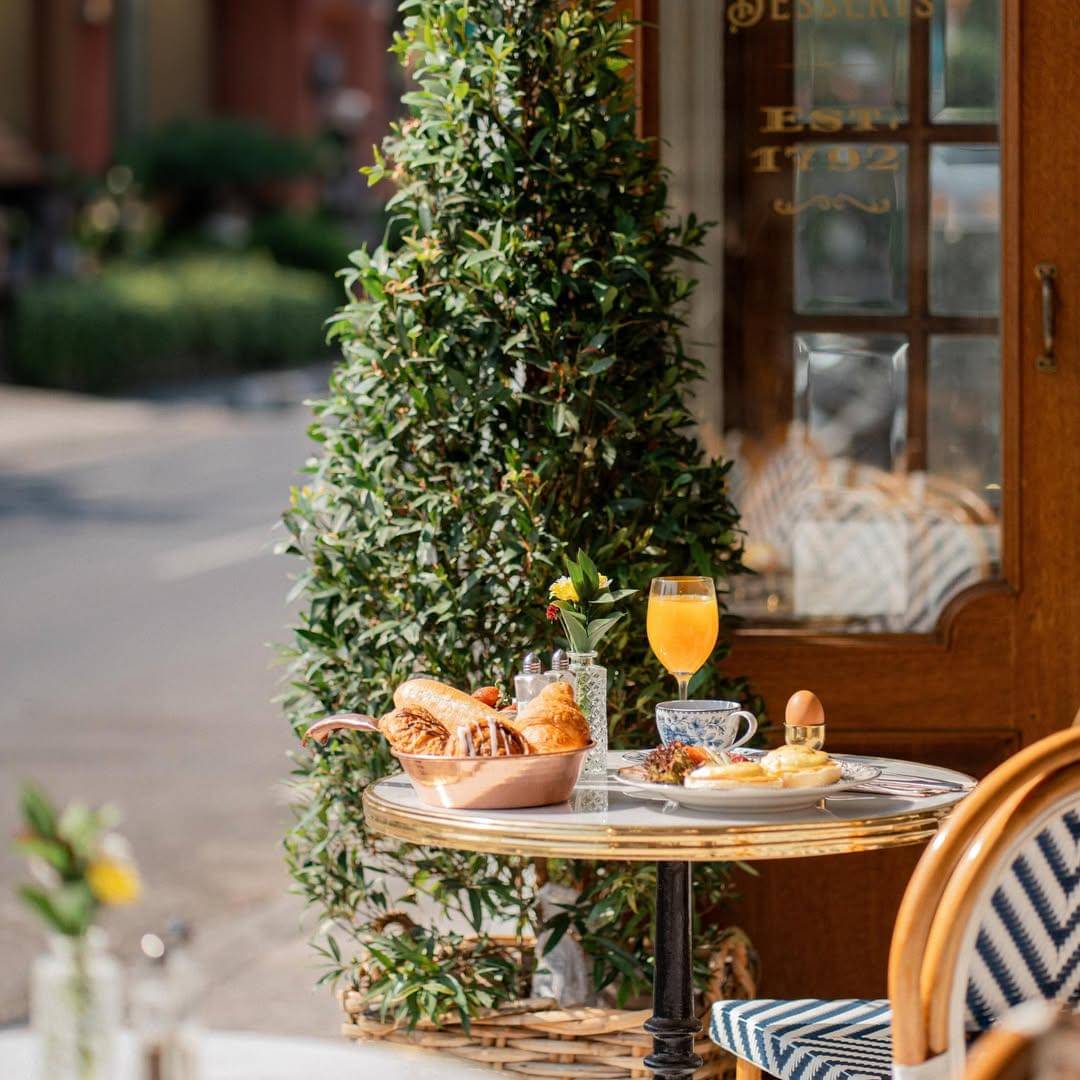 salah satu sudut cantik di Brasserie Republique (instagram.com/brasserierepublique)