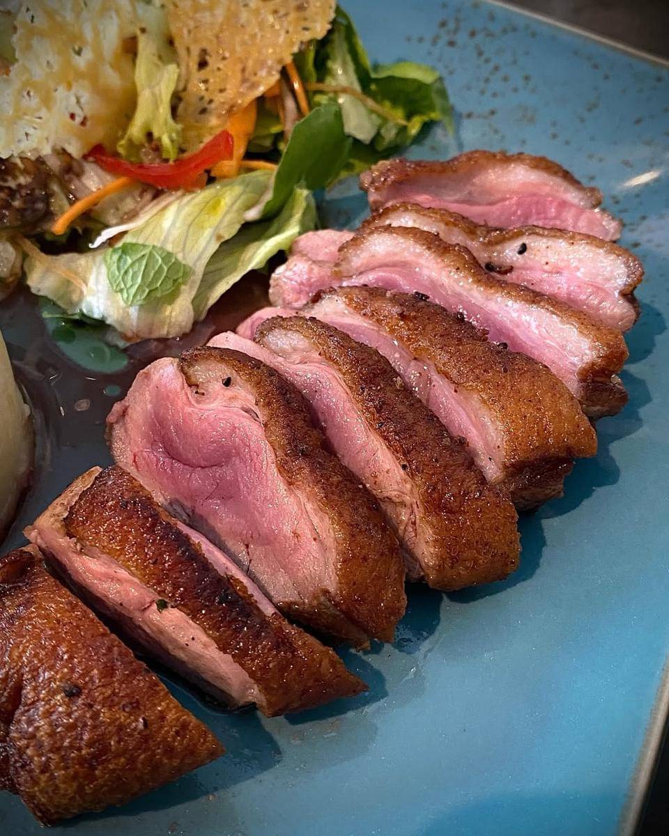 menu Magret de Canard di Parisi French Cuisine (instagram.com/parisi.sanur)