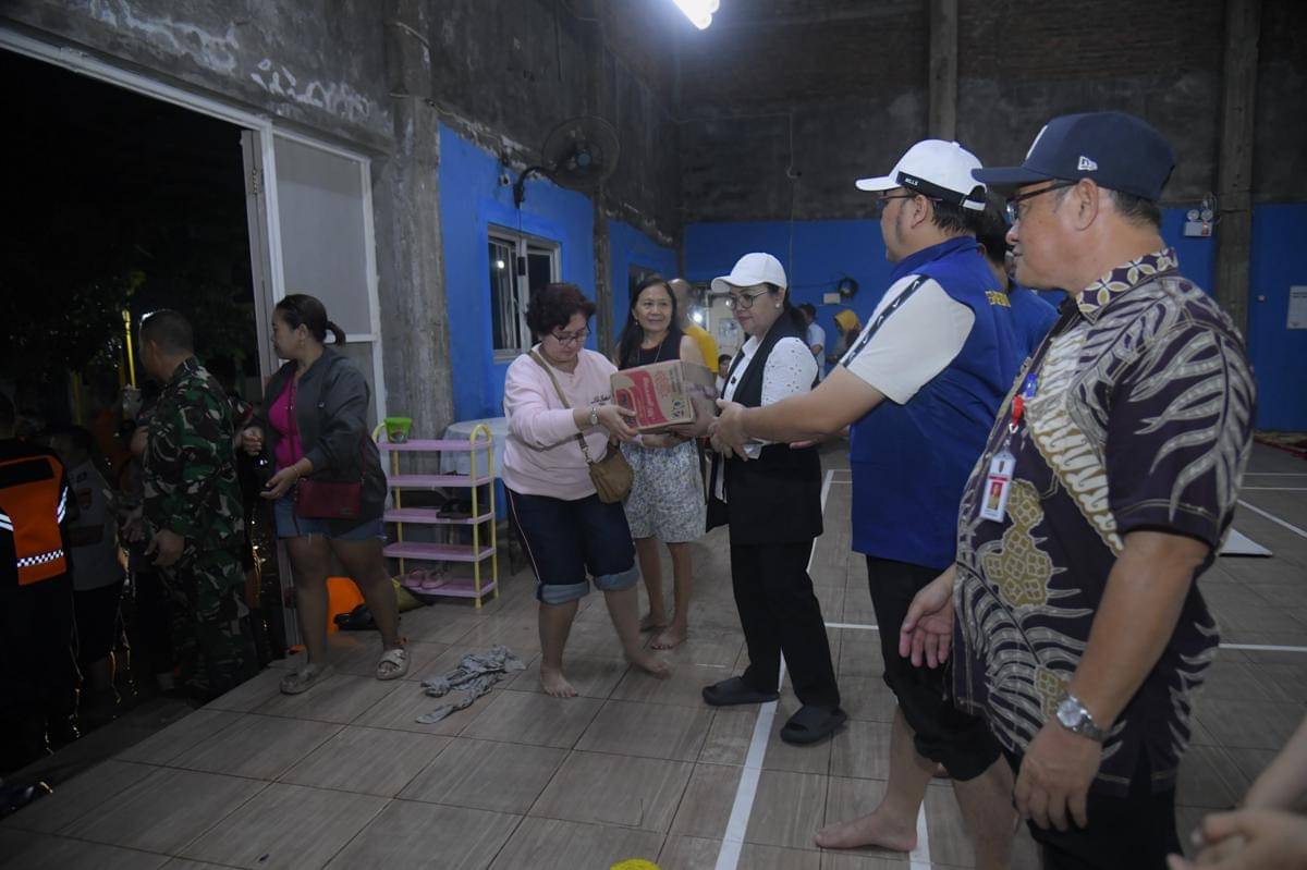 banjir, banjir semarang, pengungsian banjir