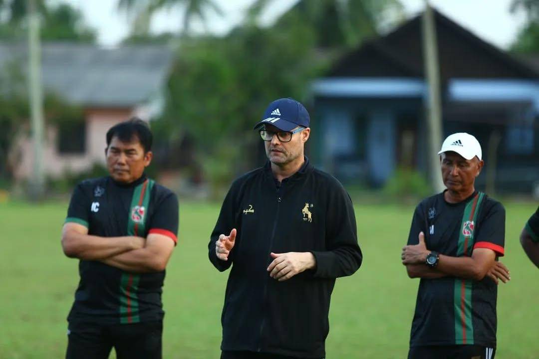 Rasmi - Tomas Trucha Ketua Jurulatih Kelantan United FC B-23.Kelantan United FC mengumumkan Tom.jpg