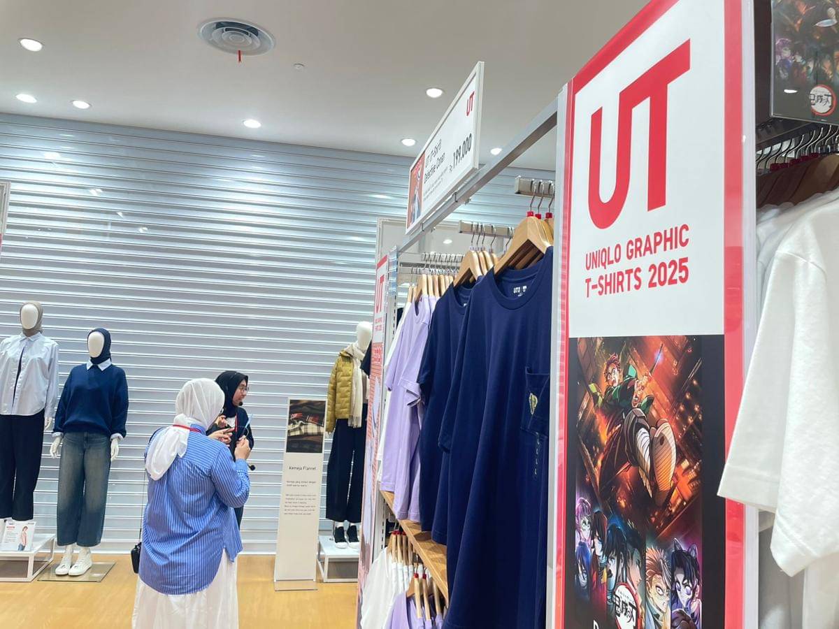 Salah satu produk Uniqlo yang ada di Padang (Foto: IDN Times/Halbert Caniago)