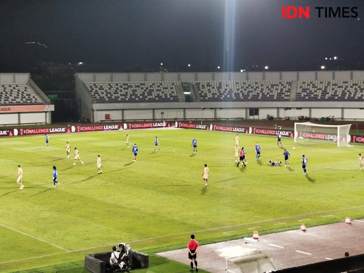 Dewa United lawan Tainan City di AFC Challenge League 2025/26. (IDN Times/Sandy Firdaus)