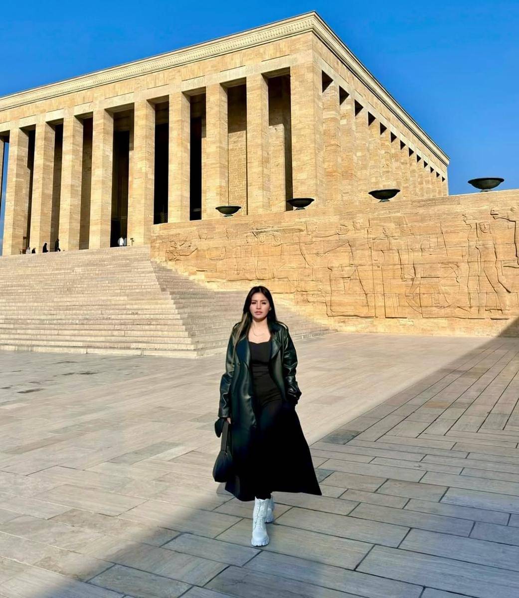 OOTD Trendi ala Violentina Kaif, Istri Andrew Andhika