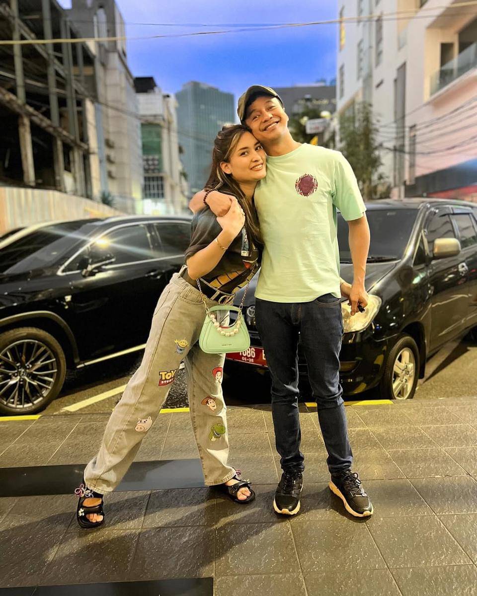 Potret kebersamaan Adly Fairuz dan Angbeen Rishi