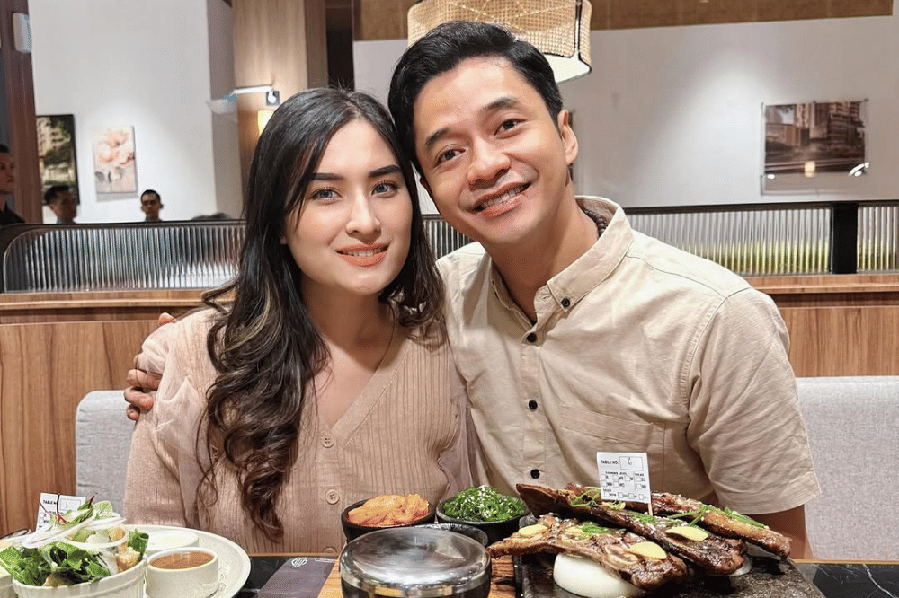 Potret kebersamaan Adly Fairuz dan Angbeen Rishi