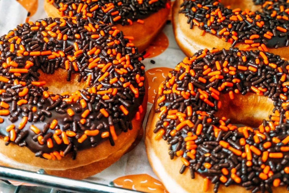 ilustrasi donat meses