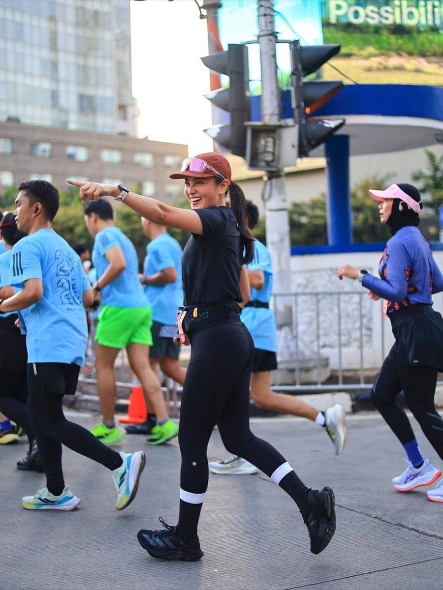 gaya artis di Jakarta Running Festival 2025