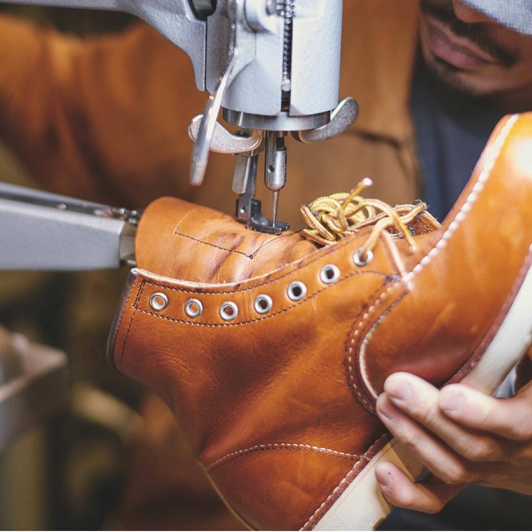 ilustrasi sepatu Red Wing asli