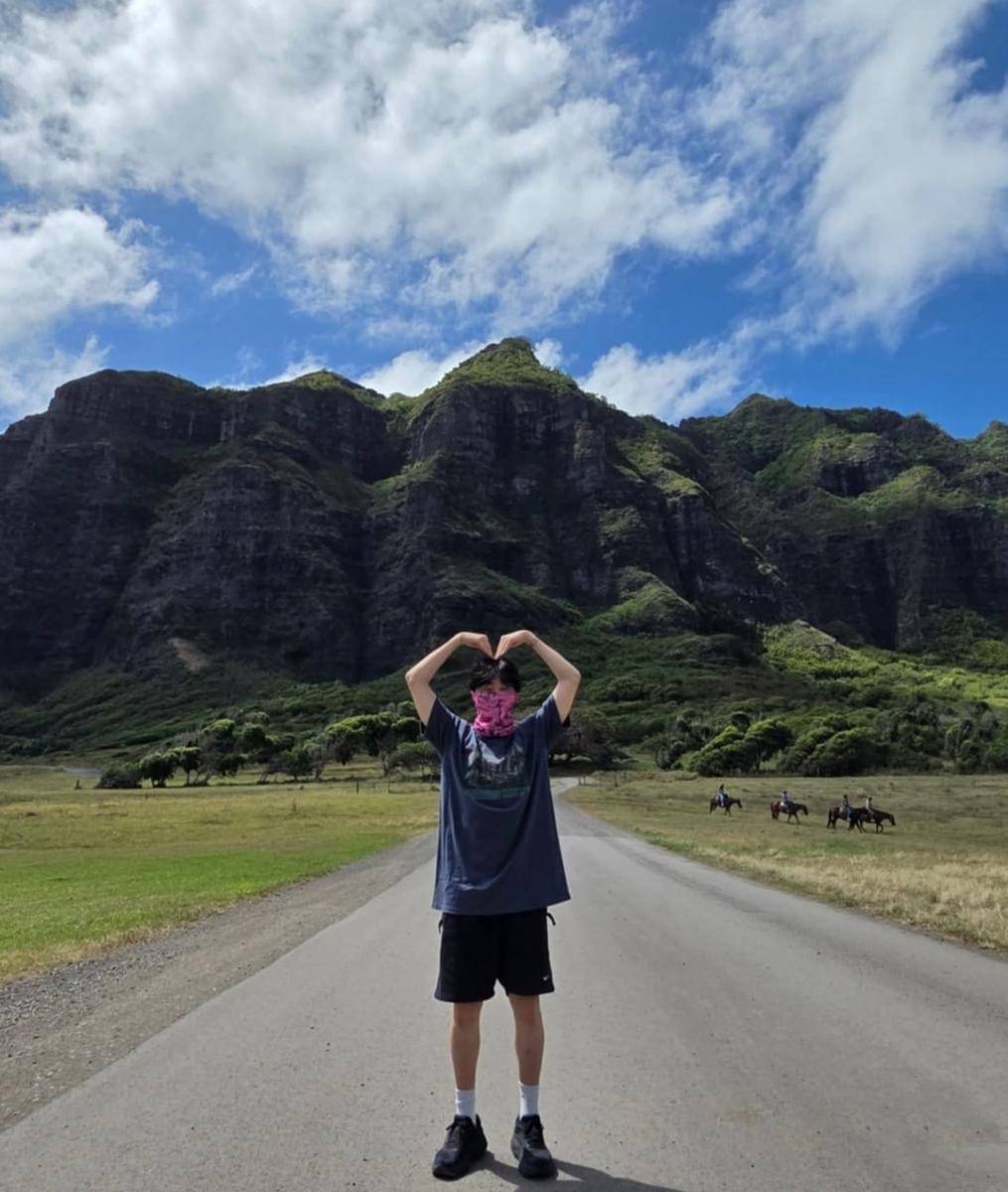 gaya outfit santai Seungkwan SEVENTEEN