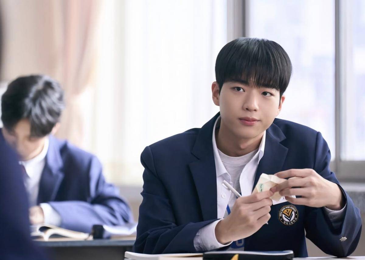 Cha Kang Yoon di drama Head Over Heels