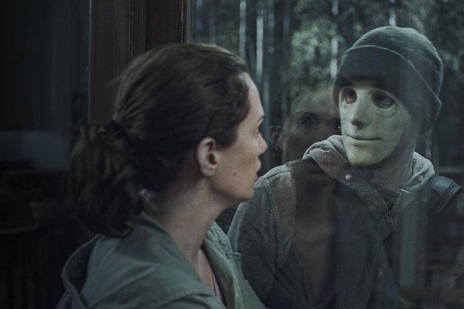 cuplikan adegan dalam film Hush