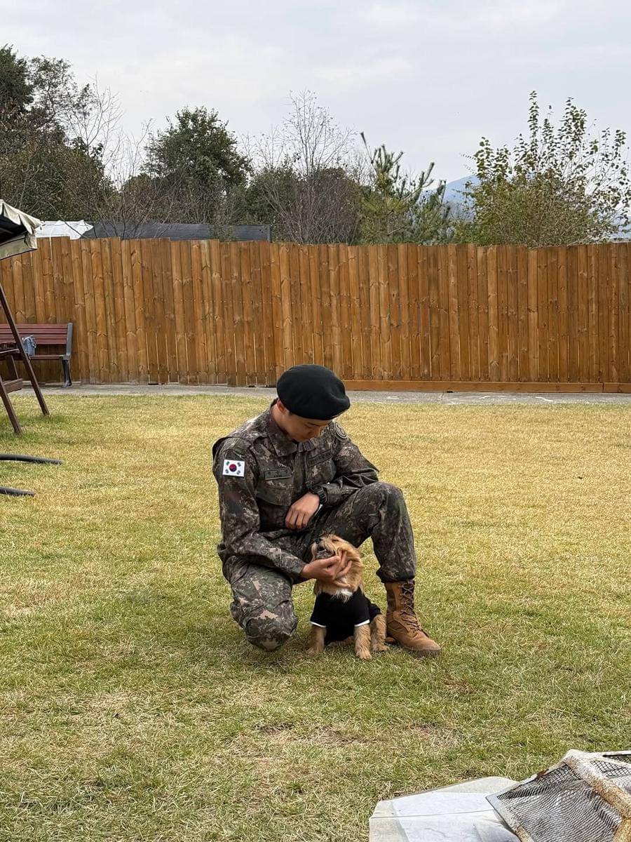 potret terbaru Hoshi SEVENTEEN pakai seragam militer