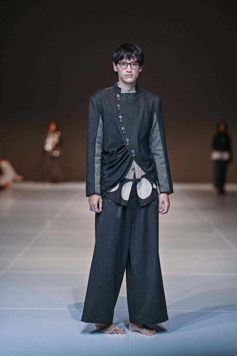 Koleksi Tanah Le Sae di Jakarta Fashion Week 2026