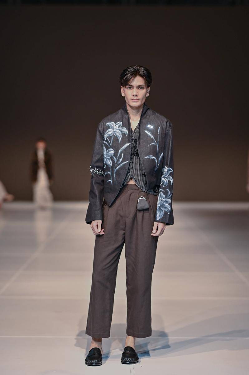 Koleksi Tanah Le Sae di Jakarta Fashion Week 2026