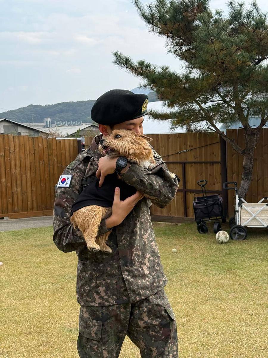 potret terbaru Hoshi SEVENTEEN pakai seragam militer