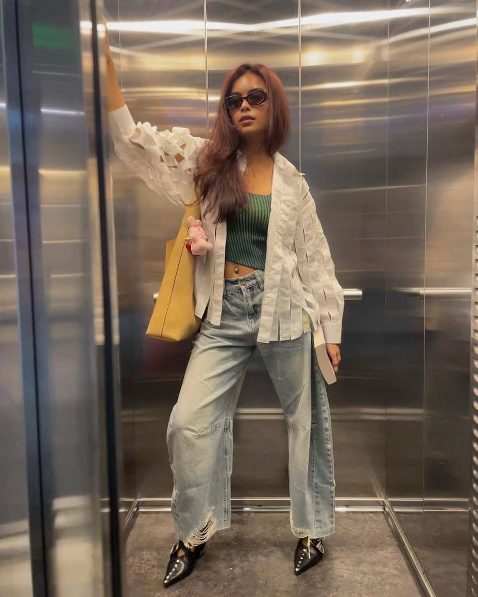 inspirasi OOTD Y2K ala Eva Celia