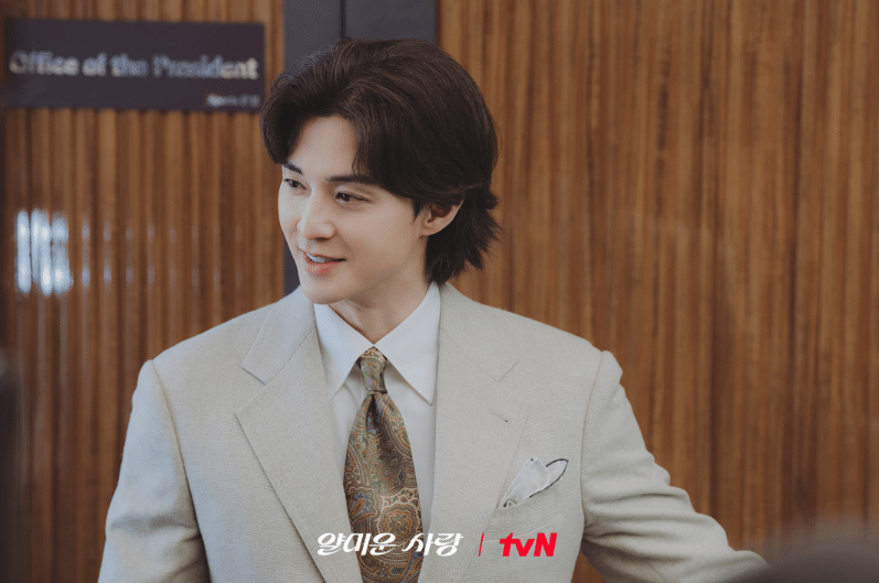 Kim Ji Hoon di drama Nice to Not Meet You