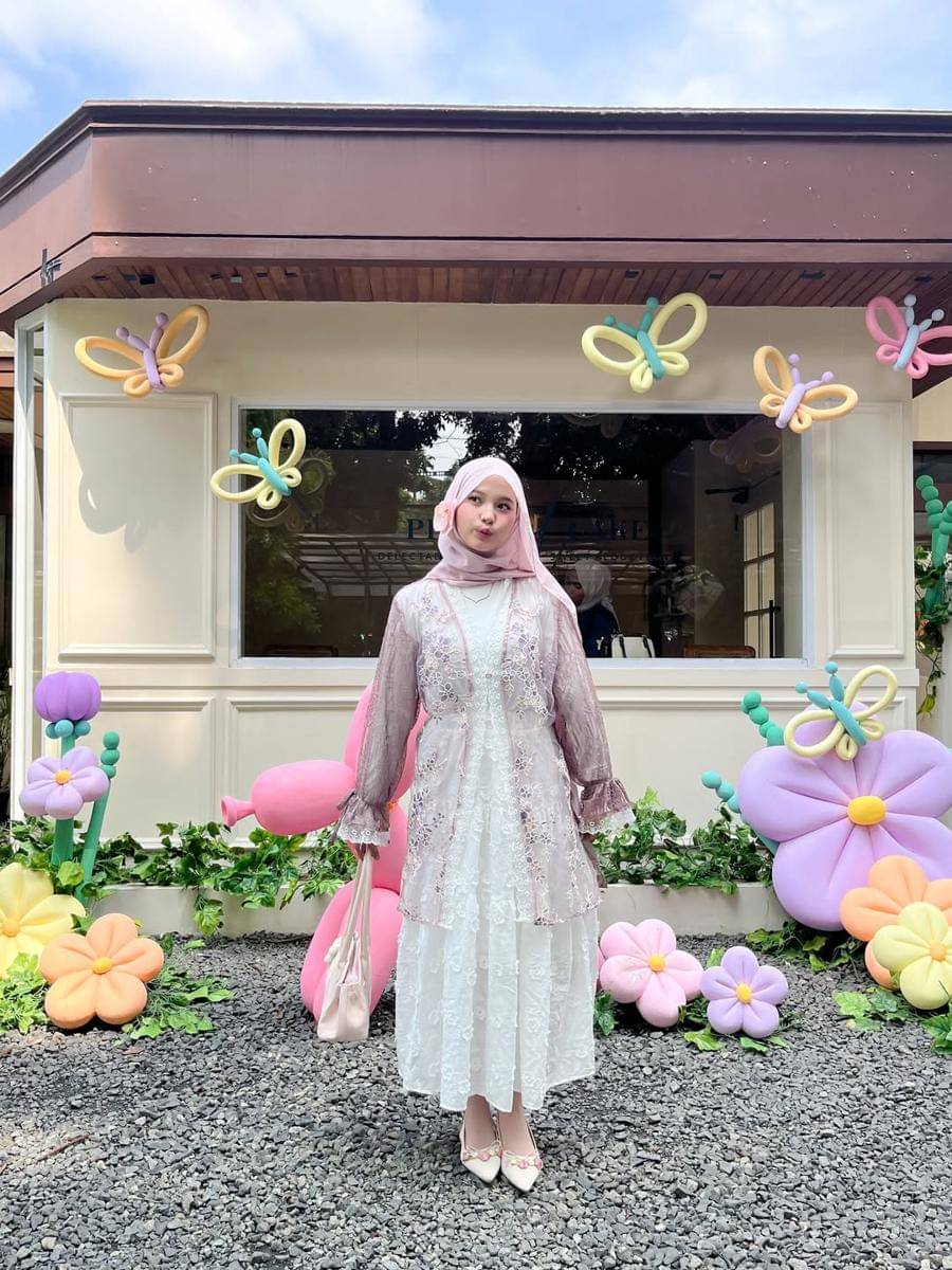 Inspirasi outfit ala Siska Amera