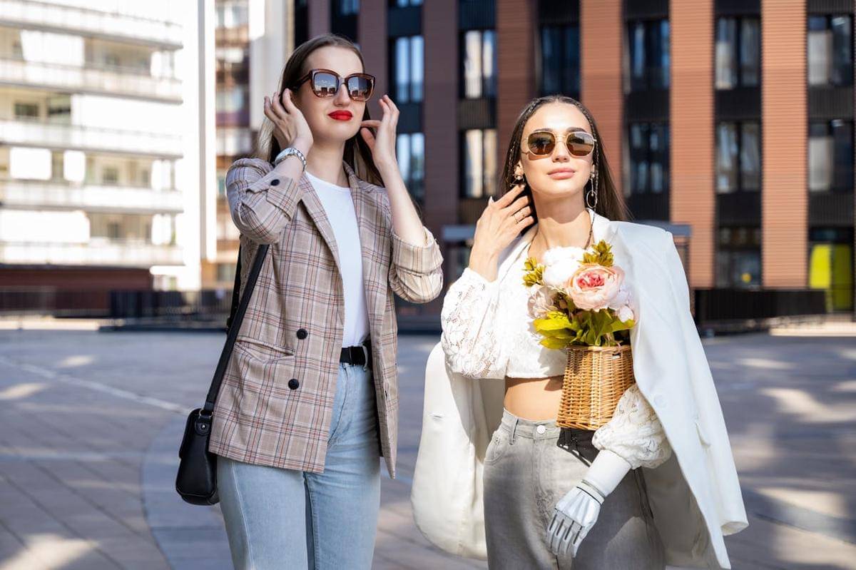 Ilustrasi duo zodiak bestie