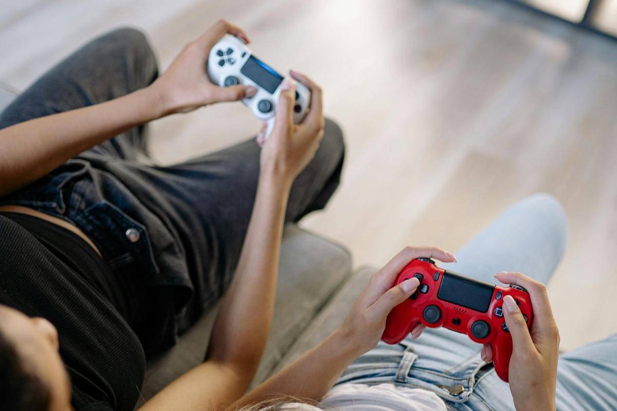 ilustrasi pasangan bermain game