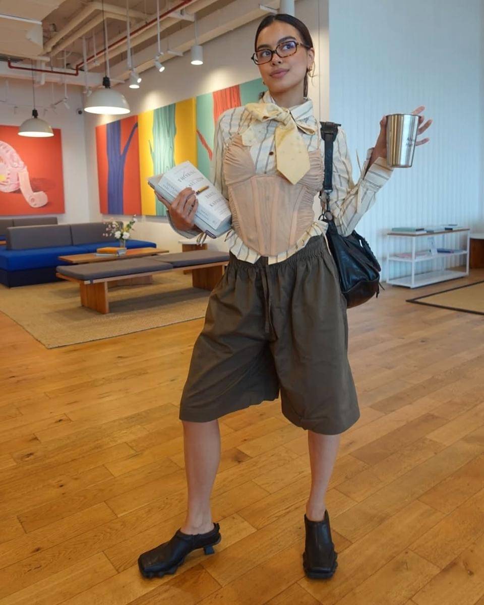 inspirasi OOTD Y2K ala Eva Celia