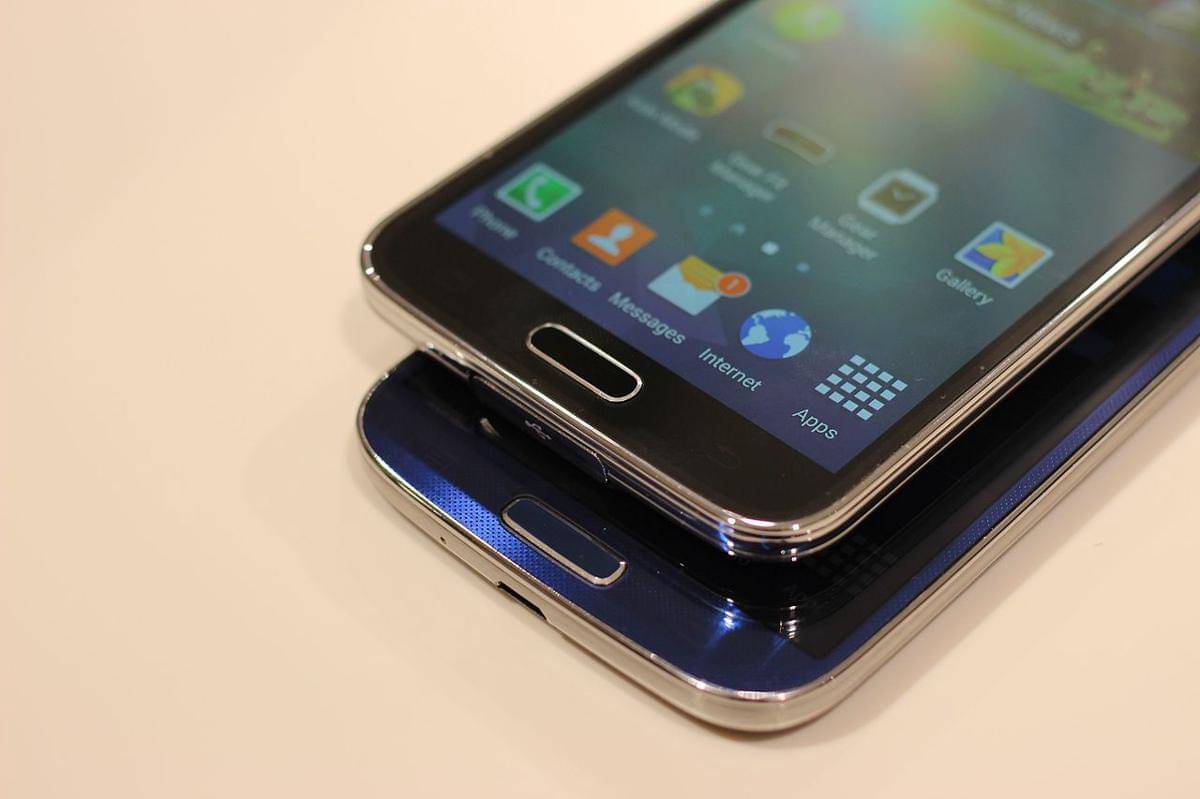 ilustrasi HP Android