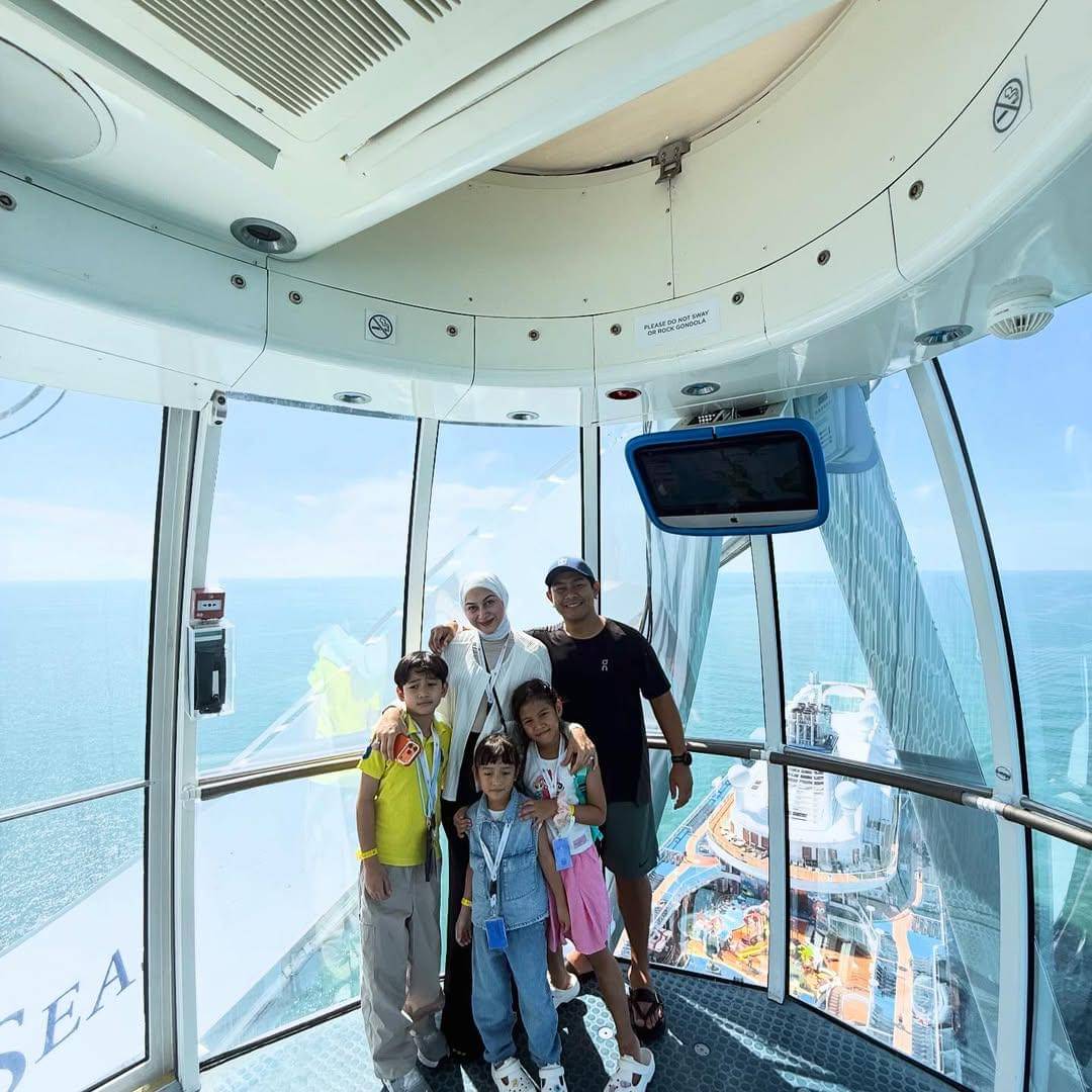 keluarga Nina Zatulini naik kapal pesiar