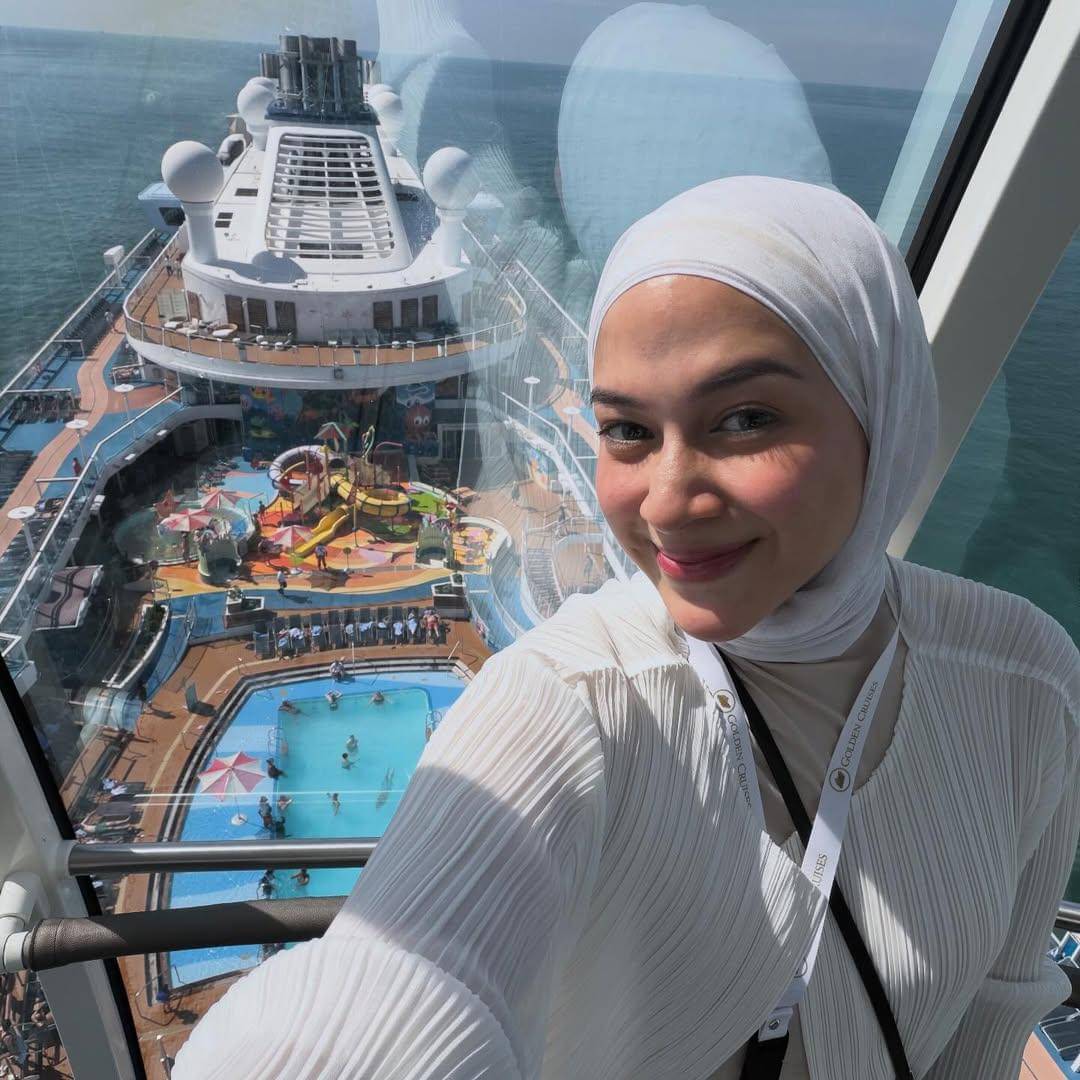 keluarga Nina Zatulini naik kapal pesiar