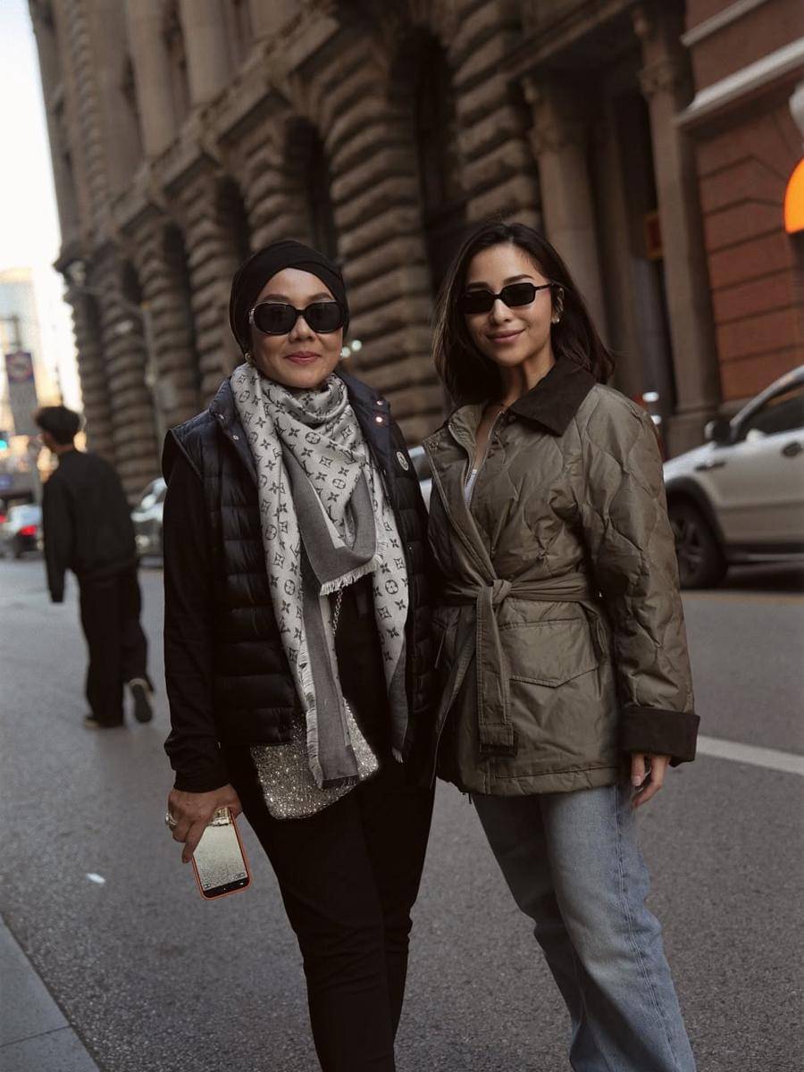 Keluarga Nikita Willy jalan-jalan di Shanghai