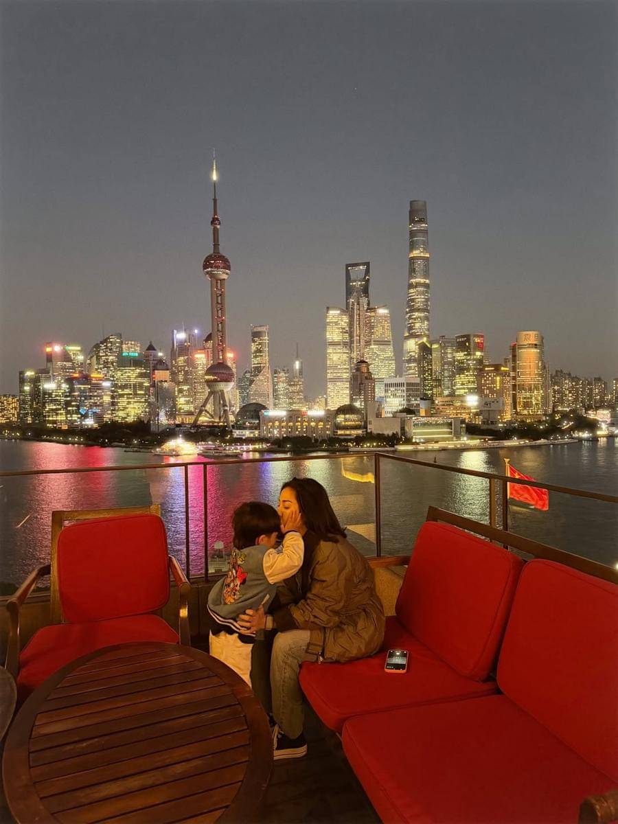 Keluarga Nikita Willy jalan-jalan di Shanghai